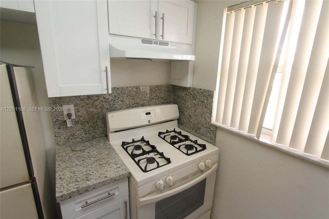 For Rent: $1,800 (1 beds, 1 baths, 625 Square Feet)