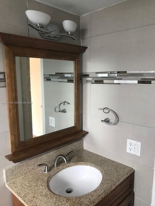 For Rent: $1,800 (1 beds, 1 baths, 625 Square Feet)