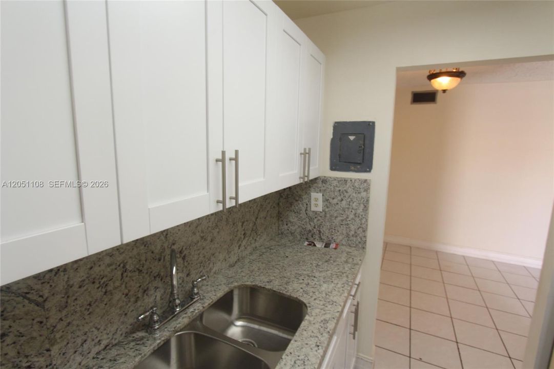 For Rent: $1,800 (1 beds, 1 baths, 625 Square Feet)