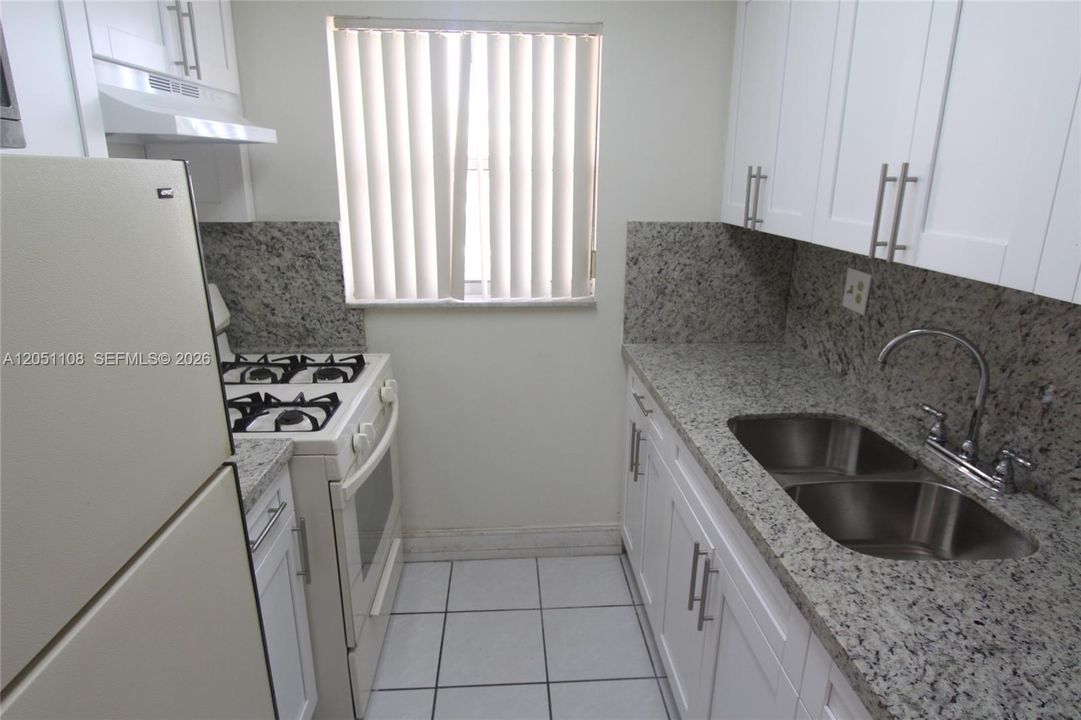 For Rent: $1,800 (1 beds, 1 baths, 625 Square Feet)