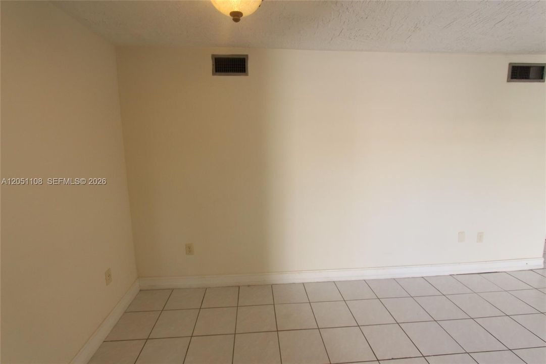 For Rent: $1,800 (1 beds, 1 baths, 625 Square Feet)