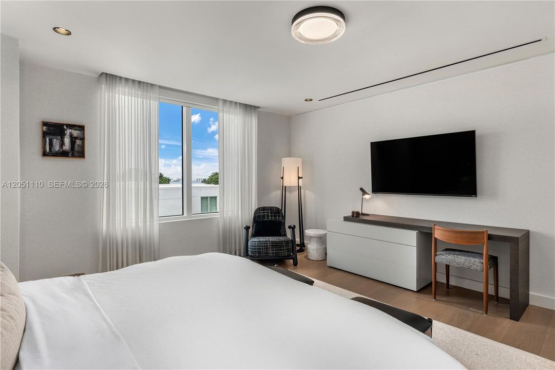 For Sale: $5,250,000 (3 beds, 3 baths, 3140 Square Feet)
