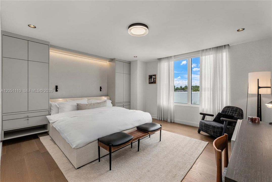 For Sale: $5,250,000 (3 beds, 3 baths, 3140 Square Feet)