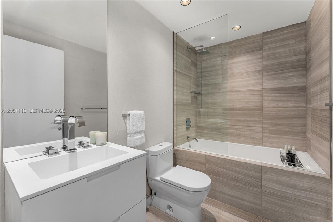 For Sale: $5,250,000 (3 beds, 3 baths, 3140 Square Feet)