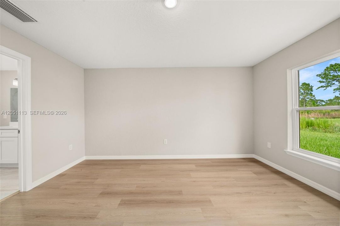 En Venta: $299,000 (4 camas, 2 baños, 1655 Pies cuadrados)