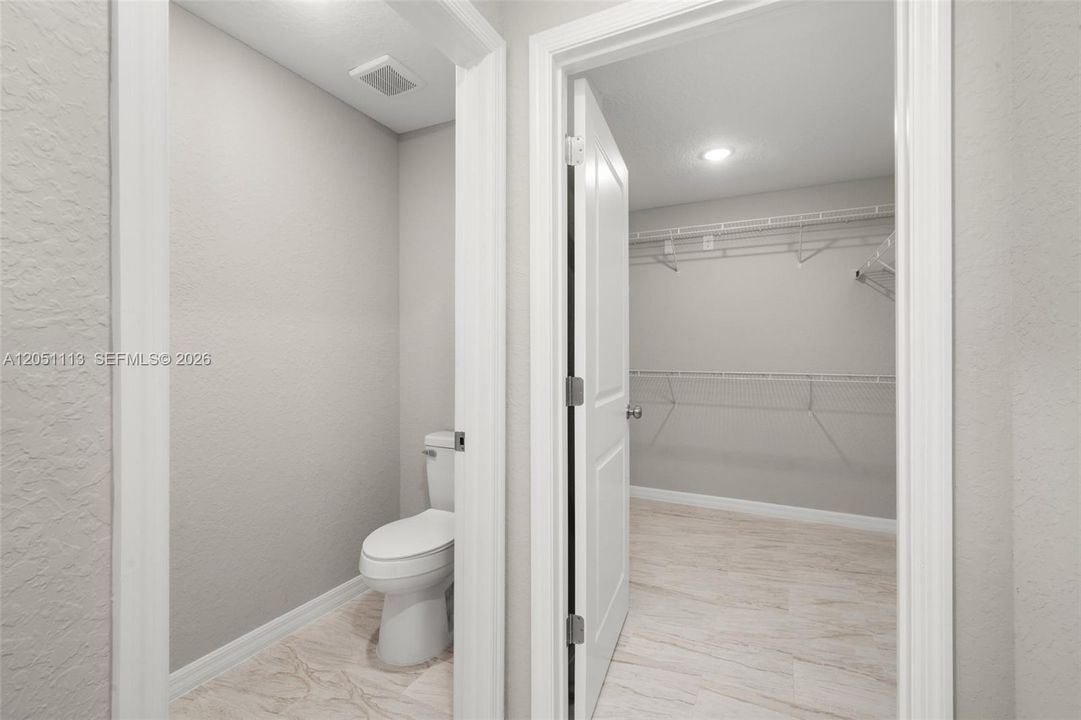 En Venta: $299,000 (4 camas, 2 baños, 1655 Pies cuadrados)