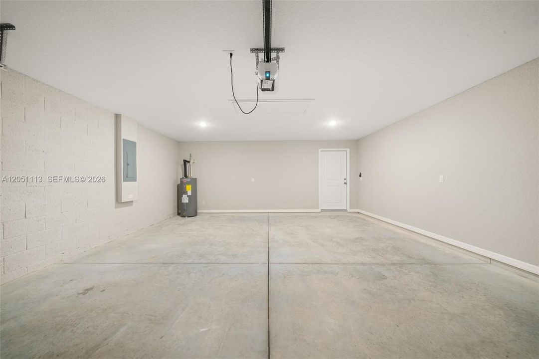En Venta: $299,000 (4 camas, 2 baños, 1655 Pies cuadrados)