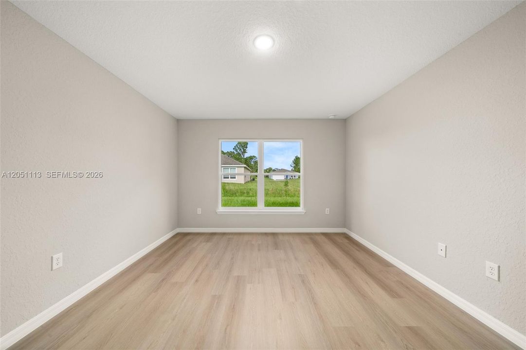 En Venta: $299,000 (4 camas, 2 baños, 1655 Pies cuadrados)