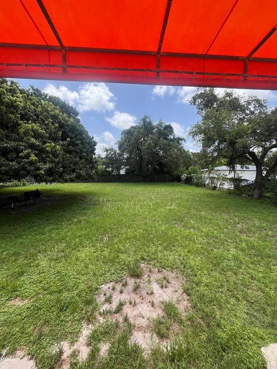 For Sale: $419,900 (2 beds, 1 baths, 925 Square Feet)