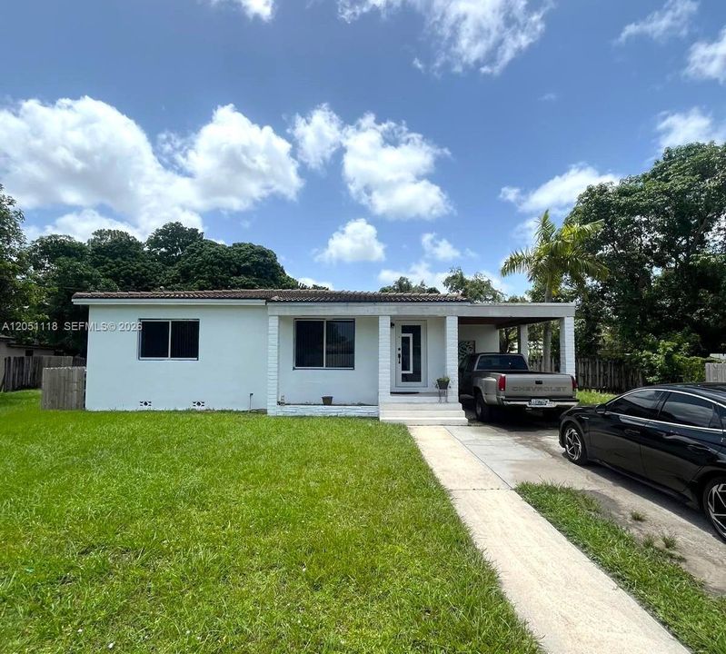 For Sale: $419,900 (2 beds, 1 baths, 925 Square Feet)