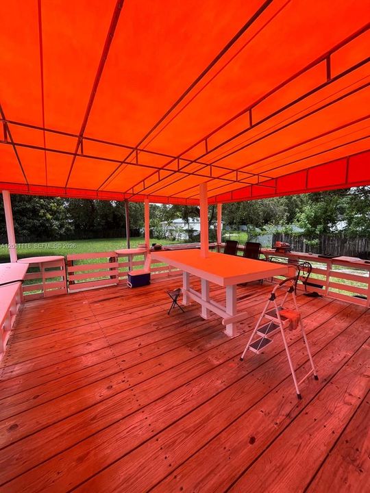 For Sale: $419,900 (2 beds, 1 baths, 925 Square Feet)