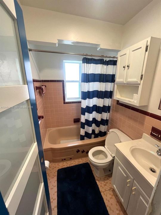 For Sale: $419,900 (2 beds, 1 baths, 925 Square Feet)
