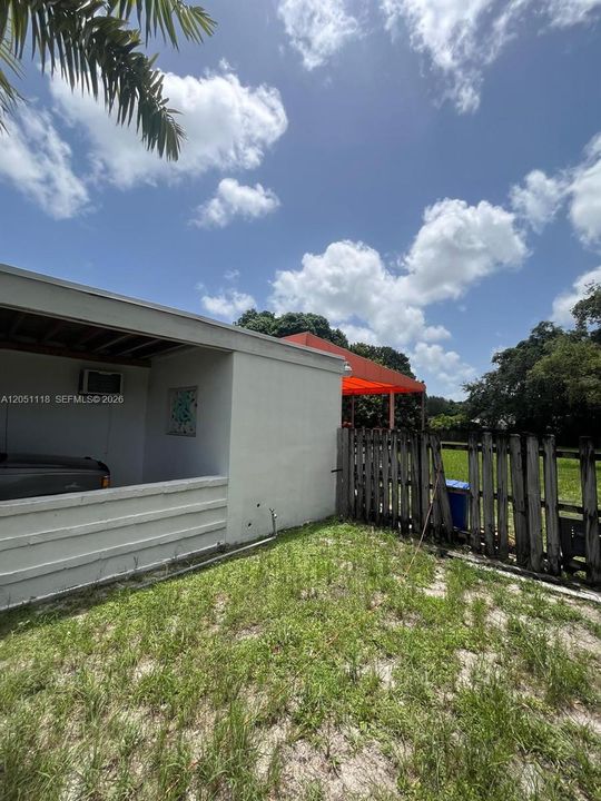 For Sale: $419,900 (2 beds, 1 baths, 925 Square Feet)
