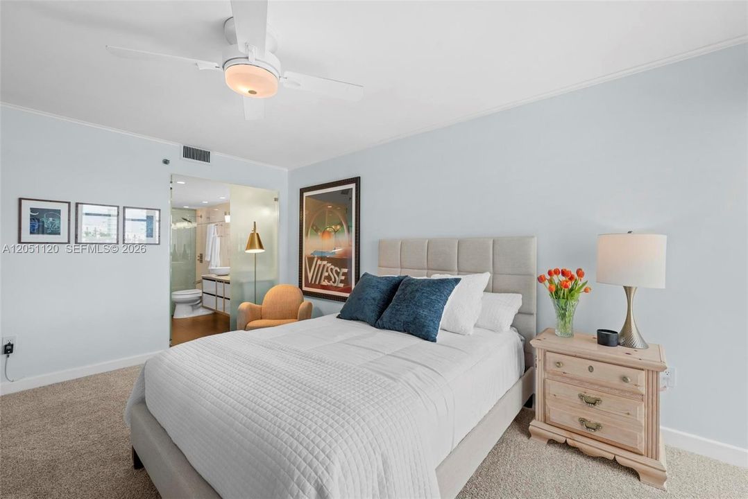 For Sale: $1,049,000 (2 beds, 2 baths, 1190 Square Feet)