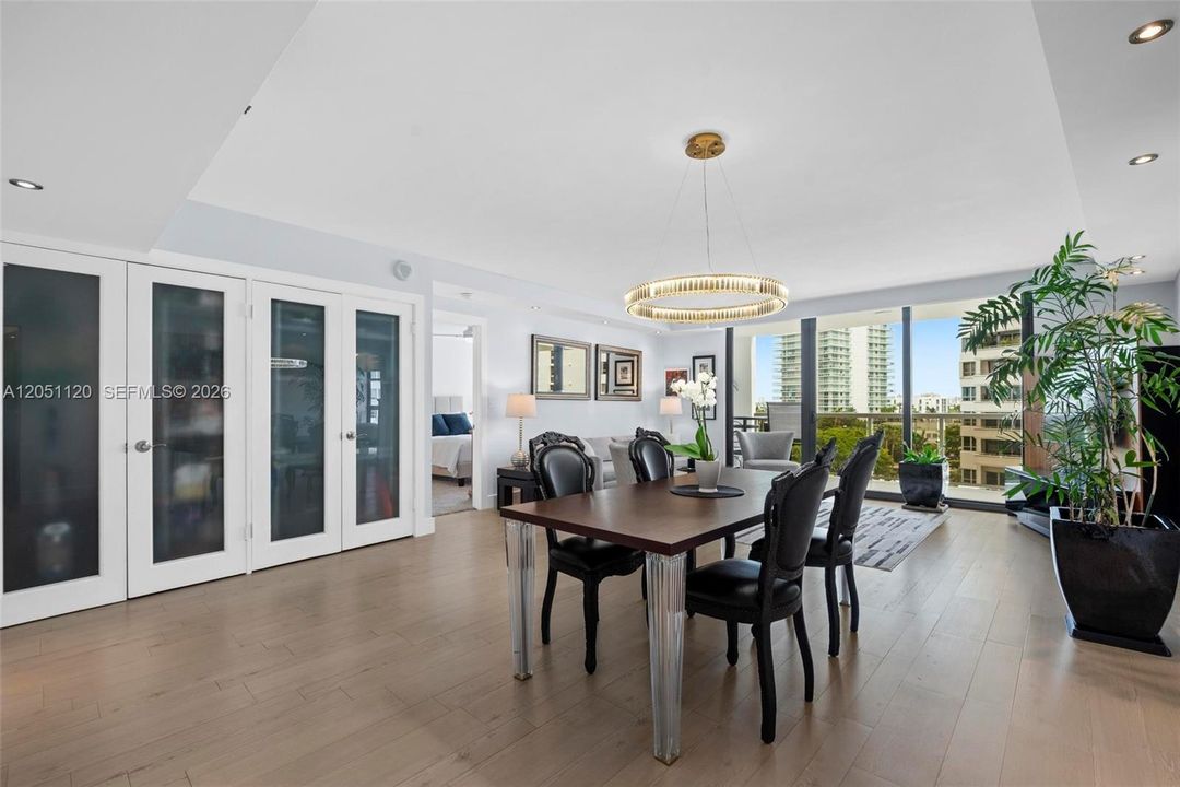 For Sale: $1,049,000 (2 beds, 2 baths, 1190 Square Feet)