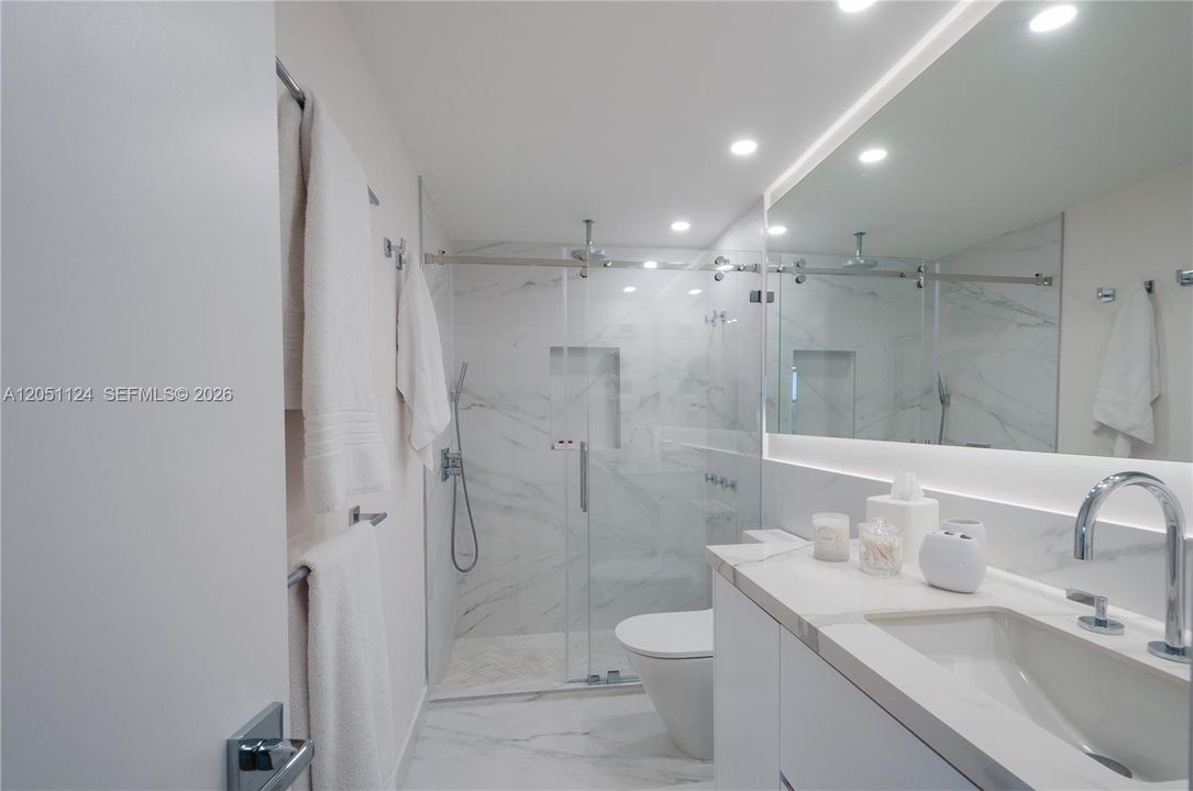 В аренду: $9,500 (2 спален, 2 ванн, 1782 Квадратных фут)