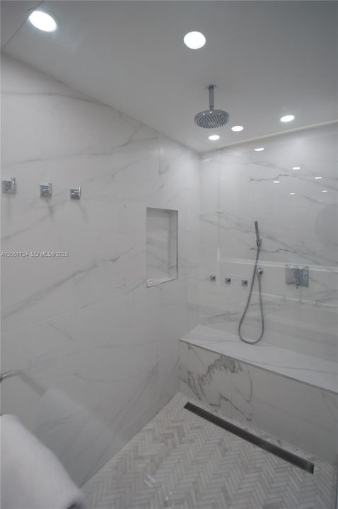 В аренду: $9,500 (2 спален, 2 ванн, 1782 Квадратных фут)