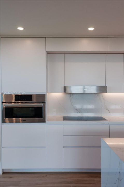 В аренду: $9,500 (2 спален, 2 ванн, 1782 Квадратных фут)