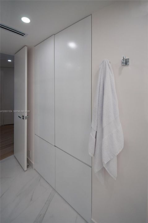 В аренду: $9,500 (2 спален, 2 ванн, 1782 Квадратных фут)