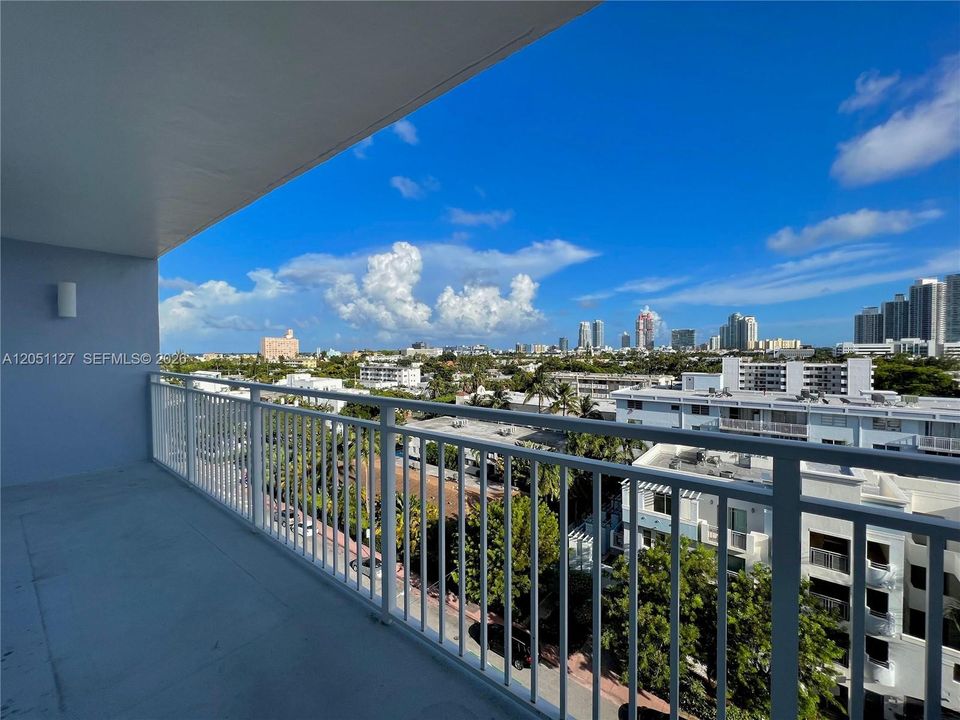For Rent: $2,650 (1 beds, 1 baths, 700 Square Feet)