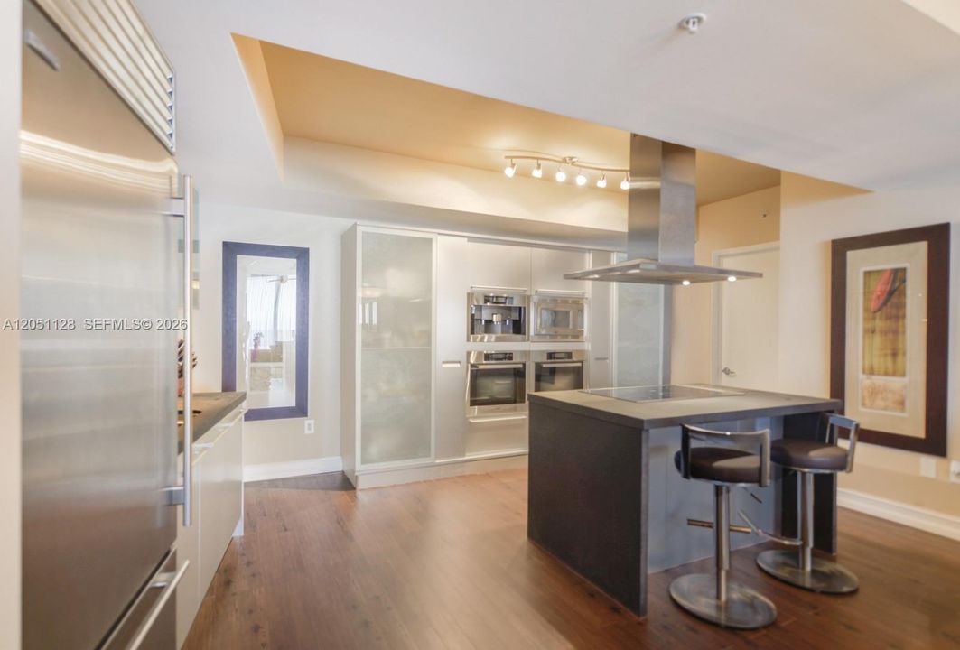 For Sale: $1,639,000 (2 beds, 2 baths, 1643 Square Feet)