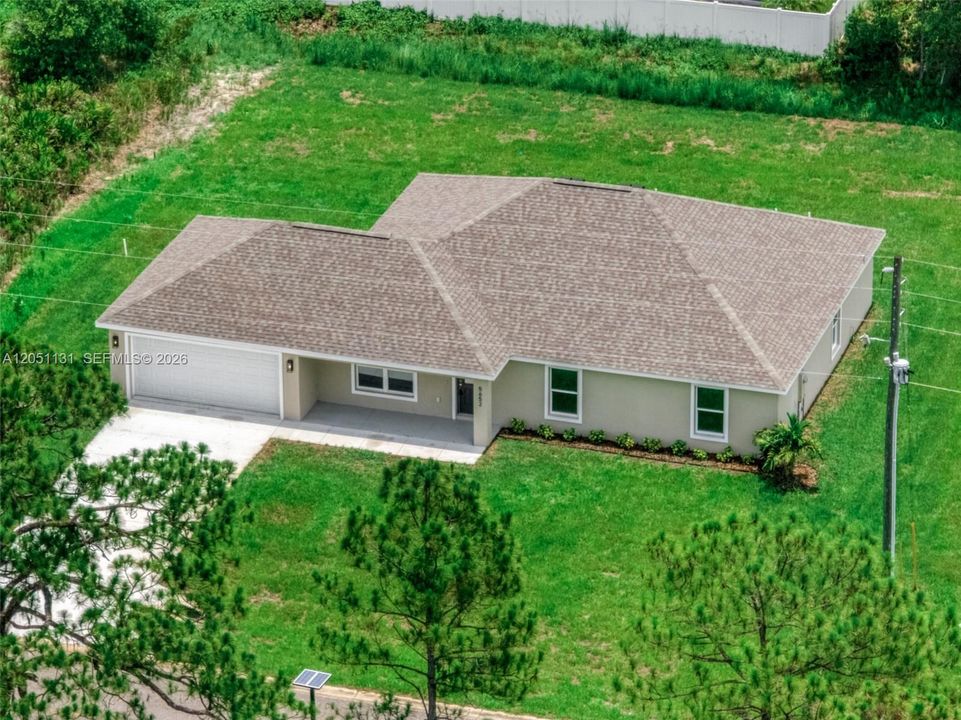 На продажу: $305,000 (4 спален, 2 ванн, 1860 Квадратных фут)