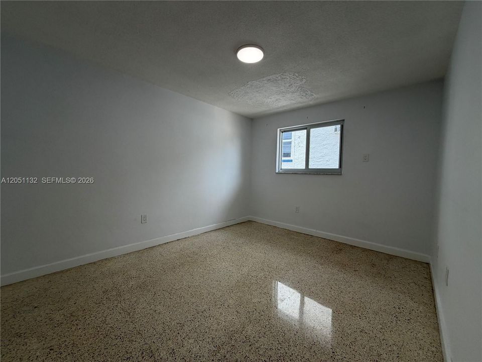 For Rent: $1,875 (2 beds, 1 baths, 680 Square Feet)