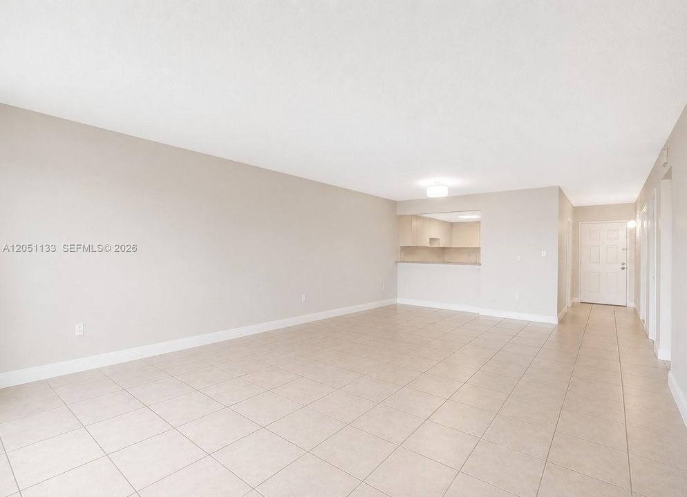 For Sale: $194,900 (2 beds, 1 baths, 1035 Square Feet)