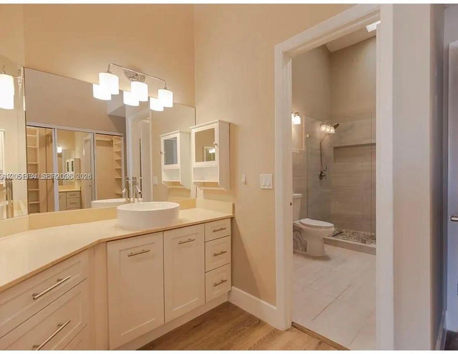 For Rent: $4,800 (3 beds, 2 baths, 1707 Square Feet)