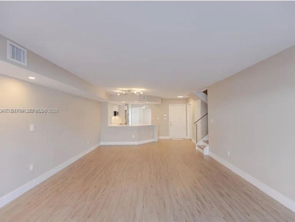 For Rent: $4,800 (3 beds, 2 baths, 1707 Square Feet)