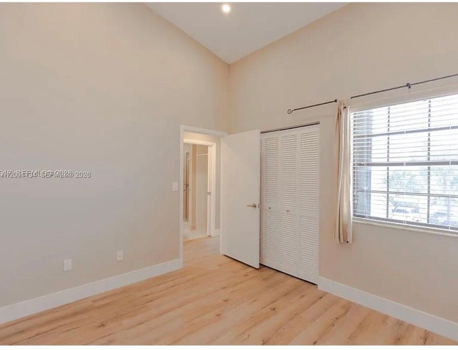 For Rent: $4,800 (3 beds, 2 baths, 1707 Square Feet)