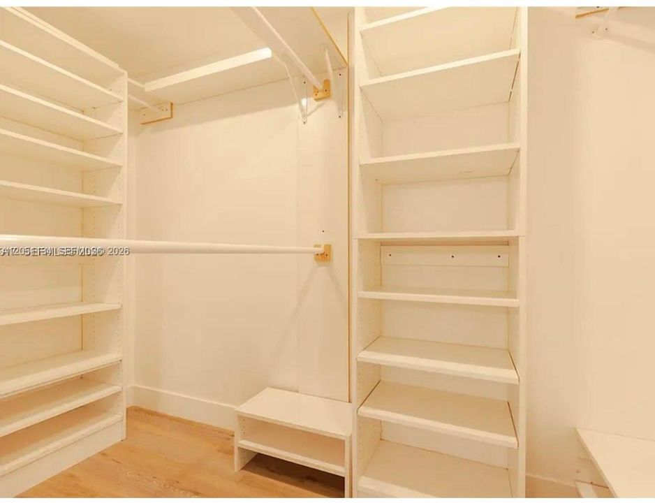 For Rent: $4,800 (3 beds, 2 baths, 1707 Square Feet)