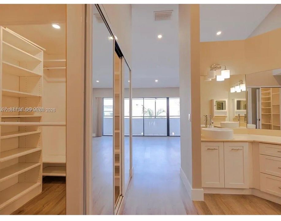 For Rent: $4,800 (3 beds, 2 baths, 1707 Square Feet)