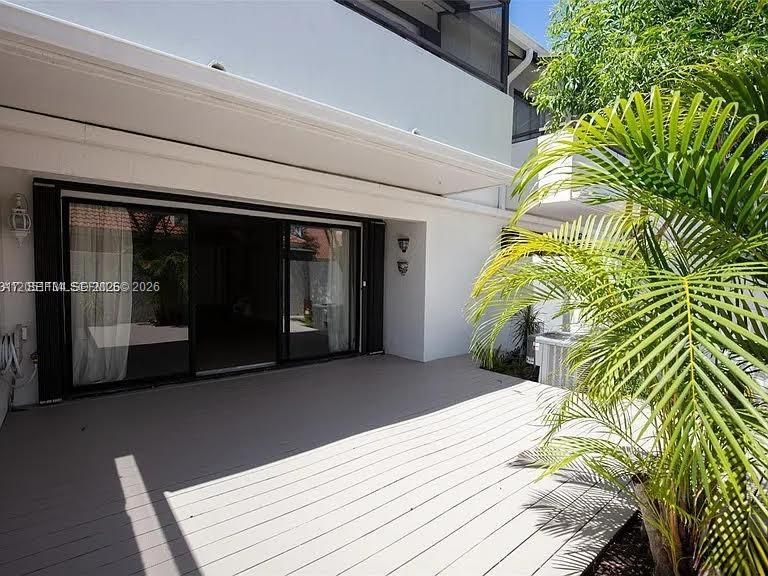 For Rent: $4,800 (3 beds, 2 baths, 1707 Square Feet)