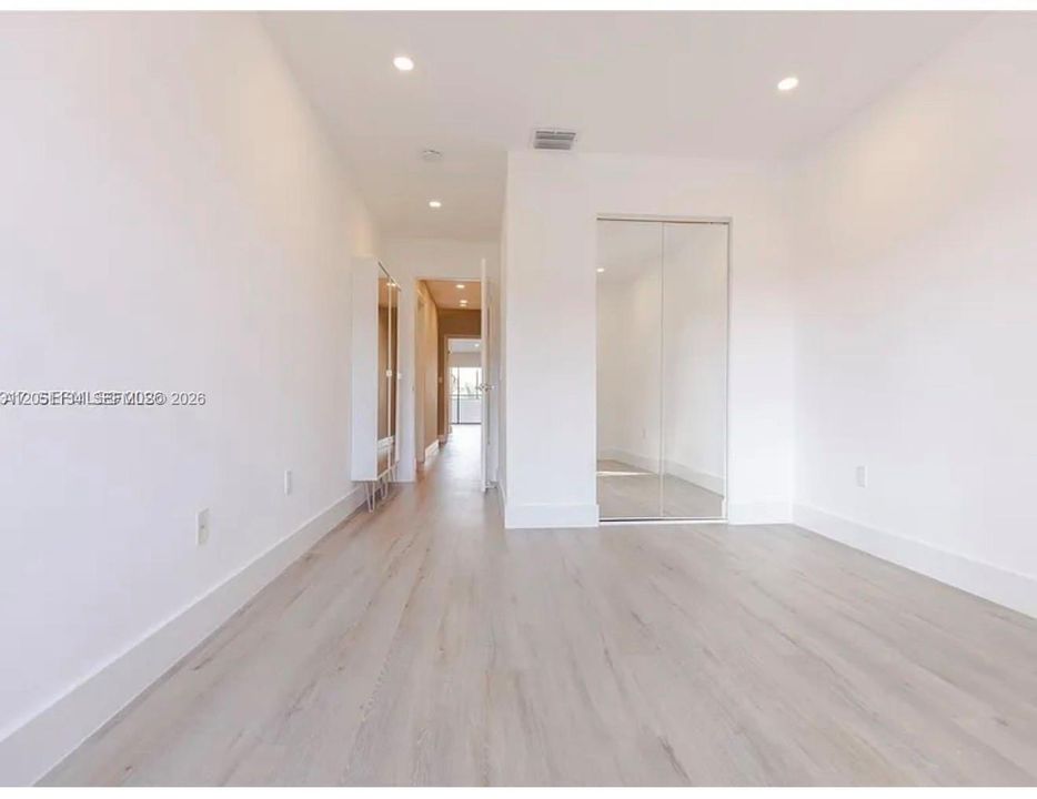 For Rent: $4,800 (3 beds, 2 baths, 1707 Square Feet)