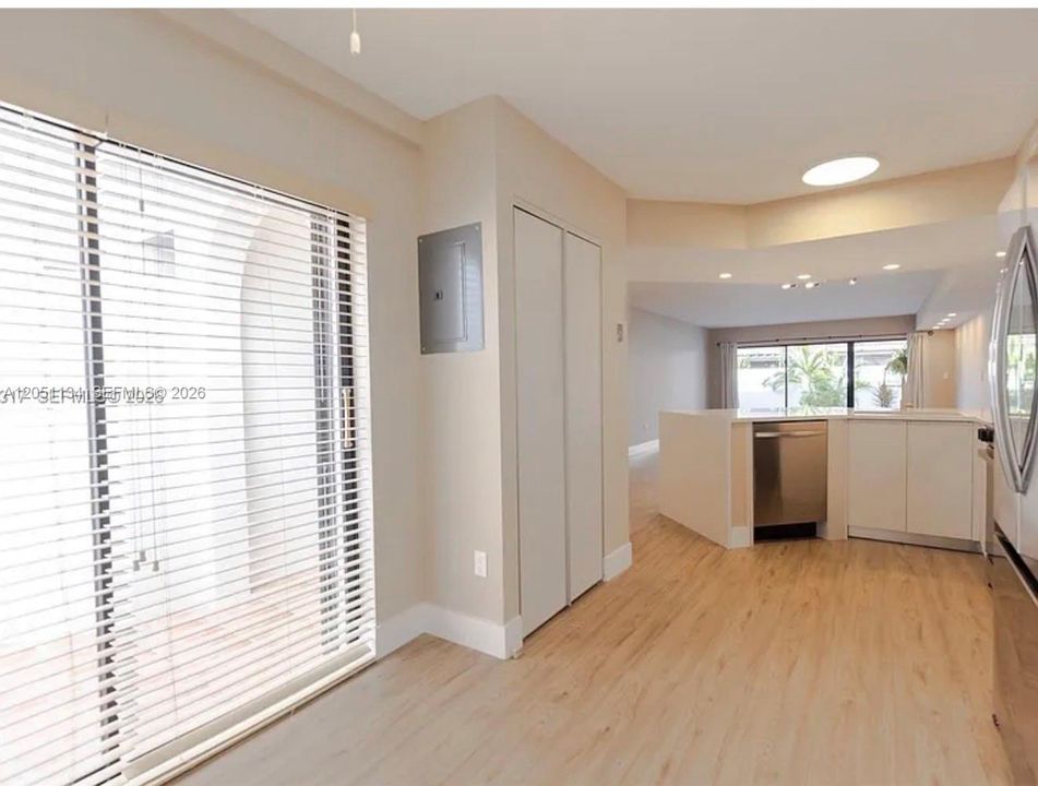 For Rent: $4,800 (3 beds, 2 baths, 1707 Square Feet)