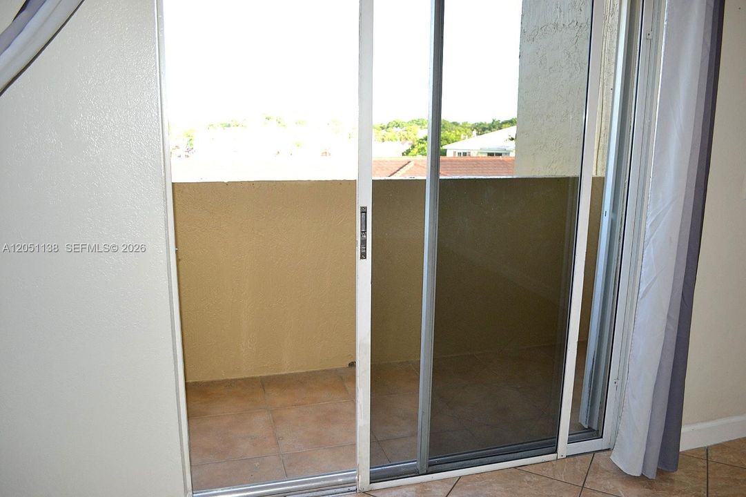 En Renta: $2,200 (2 camas, 2 baños, 912 Pies cuadrados)