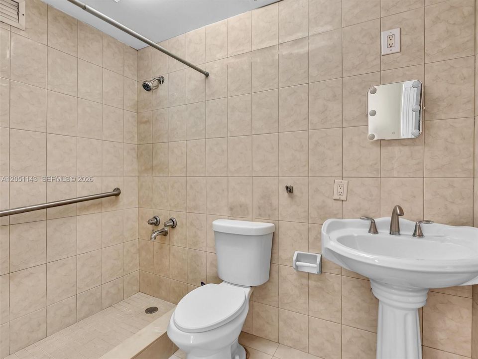 Recientemente alquilado: $900 (1 camas, 1 baños, 2793 Pies cuadrados)