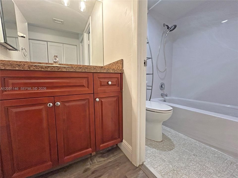 For Sale: $179,000 (2 beds, 2 baths, 1100 Square Feet)