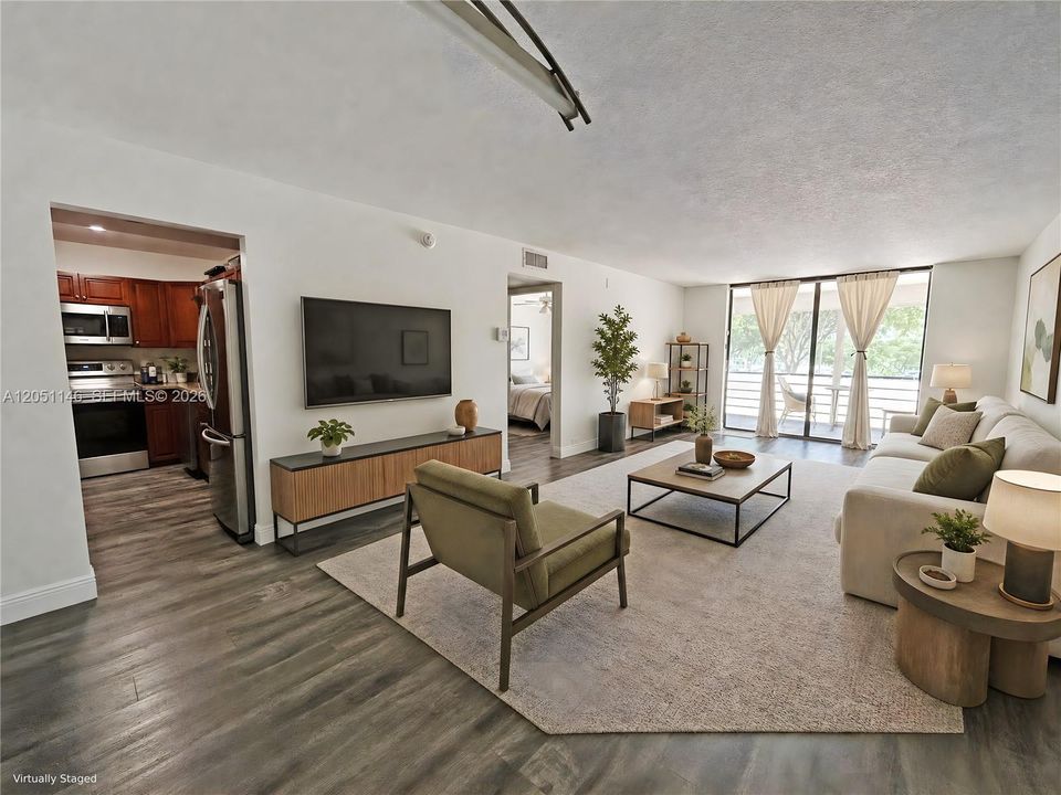 For Sale: $179,000 (2 beds, 2 baths, 1100 Square Feet)