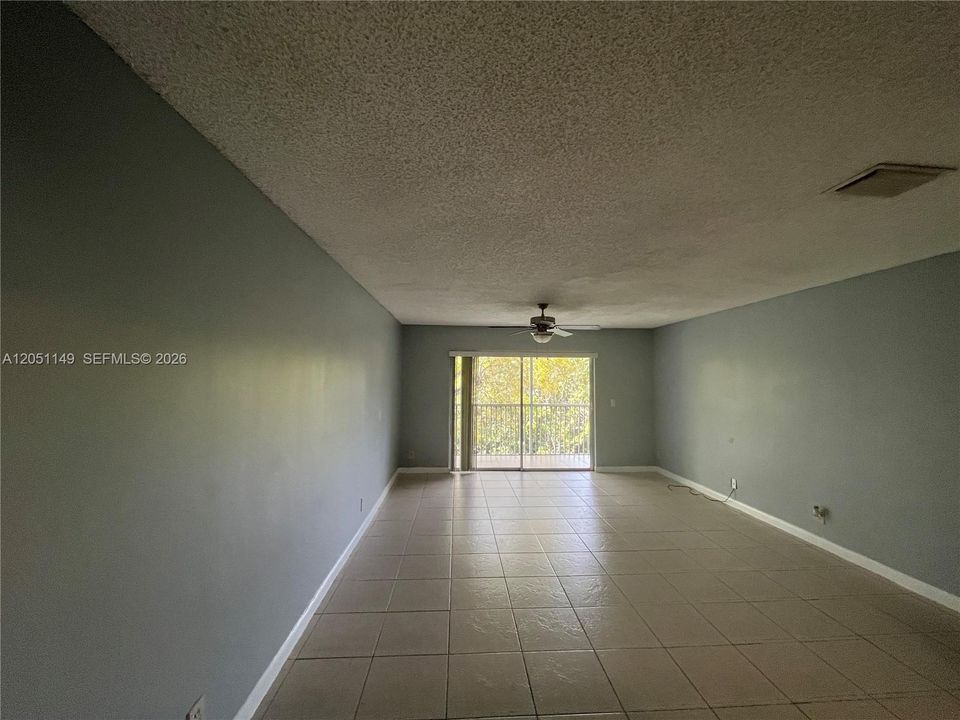 For Sale: $248,000 (3 beds, 2 baths, 1079 Square Feet)