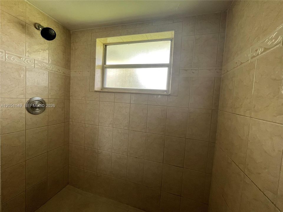 For Sale: $248,000 (3 beds, 2 baths, 1079 Square Feet)