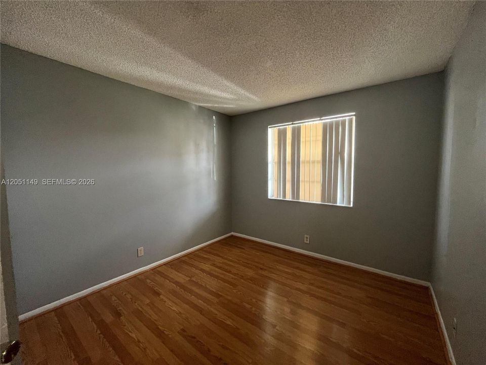 For Sale: $248,000 (3 beds, 2 baths, 1079 Square Feet)