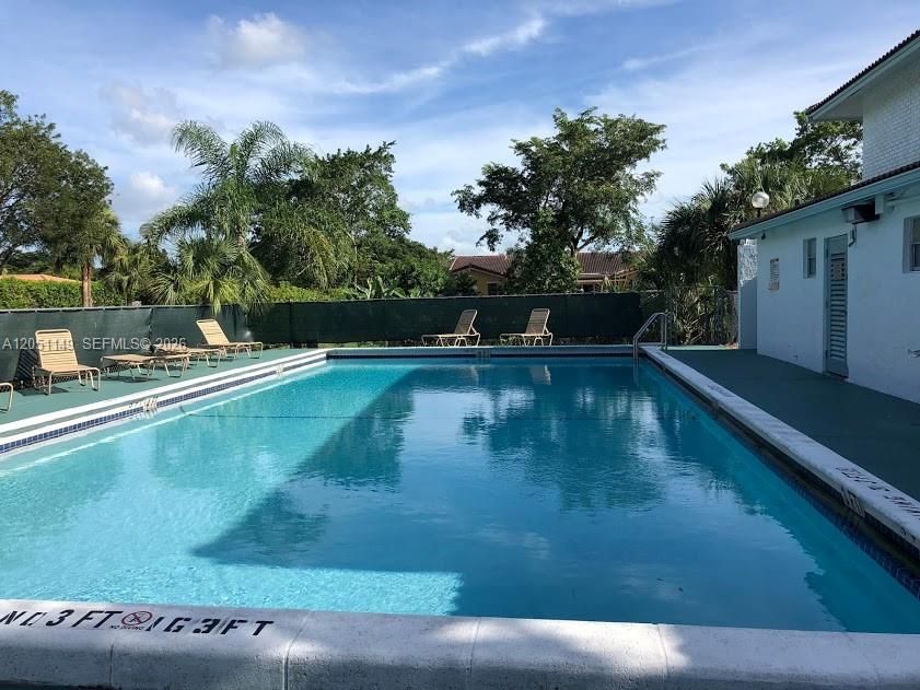 For Sale: $248,000 (3 beds, 2 baths, 1079 Square Feet)