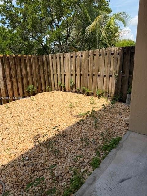 For Sale: $560,000 (4 beds, 2 baths, 2201 Square Feet)