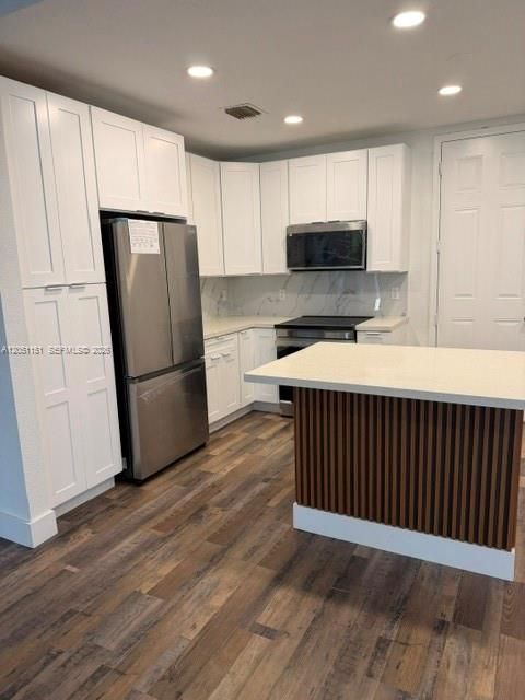 For Sale: $560,000 (4 beds, 2 baths, 2201 Square Feet)