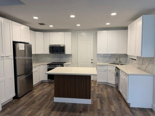For Sale: $560,000 (4 beds, 2 baths, 2201 Square Feet)