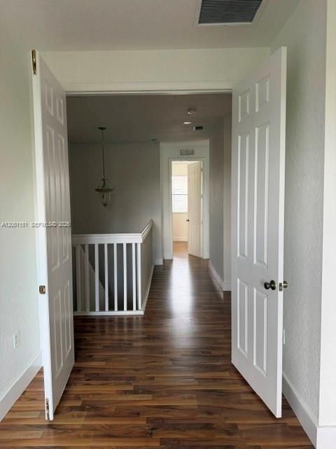 For Sale: $560,000 (4 beds, 2 baths, 2201 Square Feet)