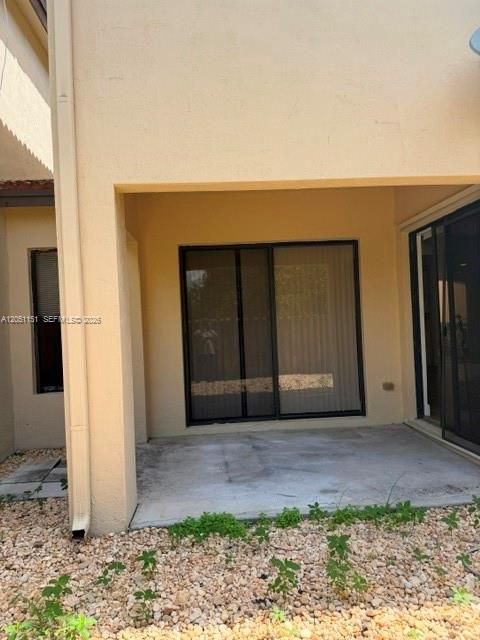 For Sale: $560,000 (4 beds, 2 baths, 2201 Square Feet)