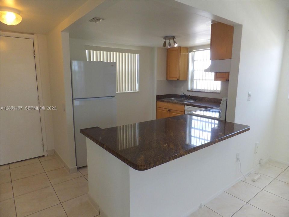 В аренду: $1,650 (1 спален, 1 ванн, 750 Квадратных фут)